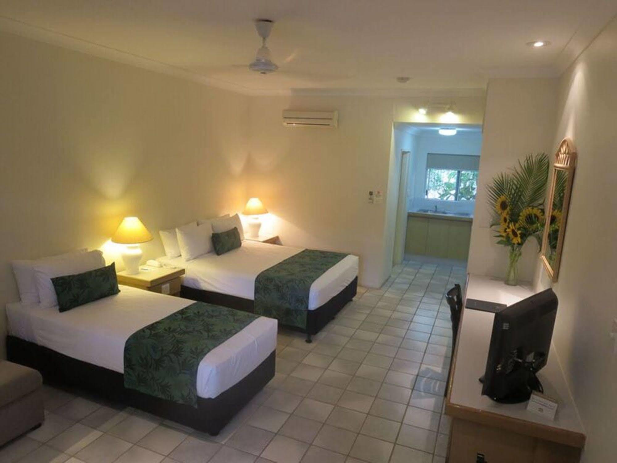 Lazy Lizard Motor Inn Port Douglas Exterior foto
