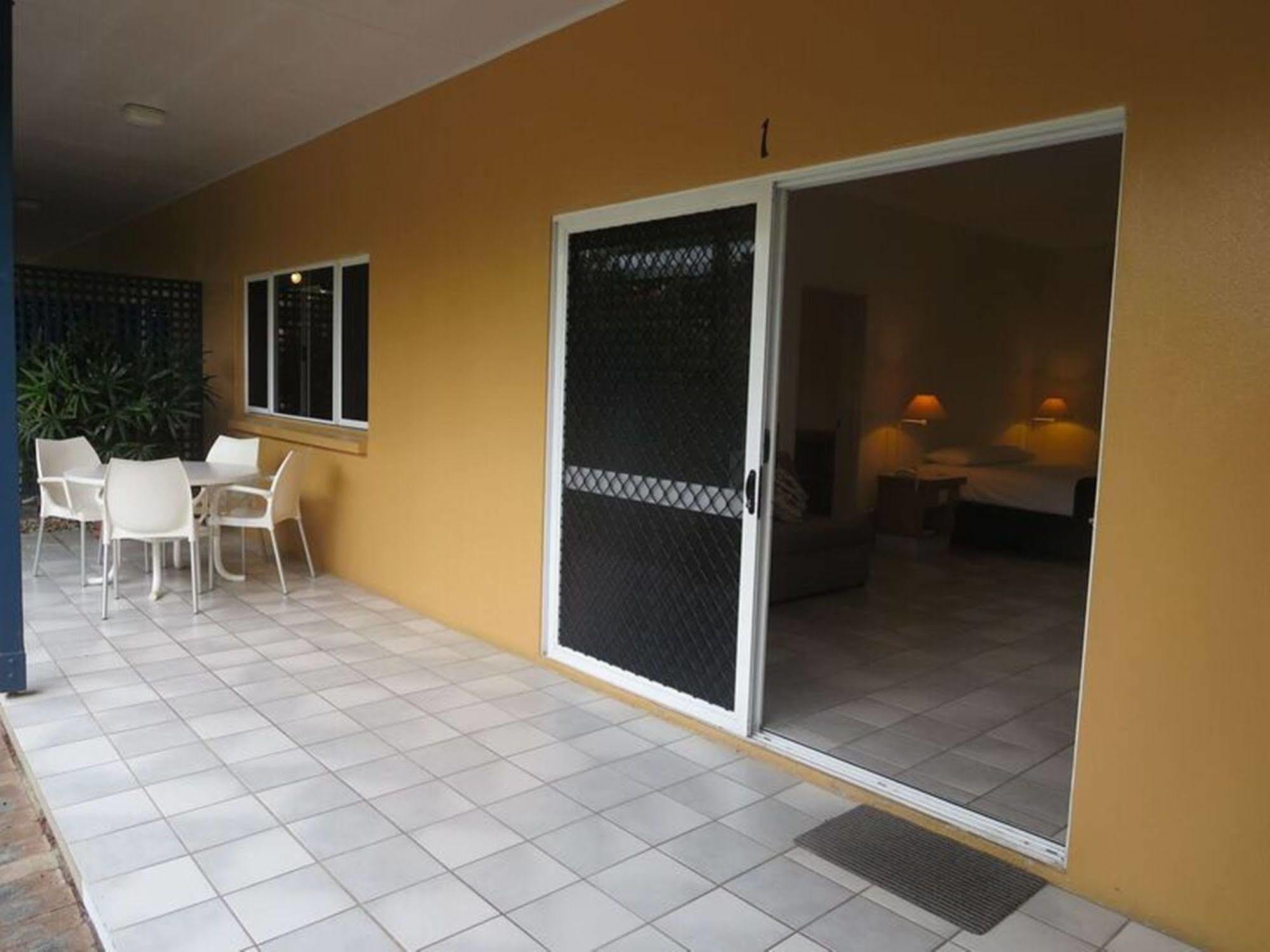 Lazy Lizard Motor Inn Port Douglas Exterior foto