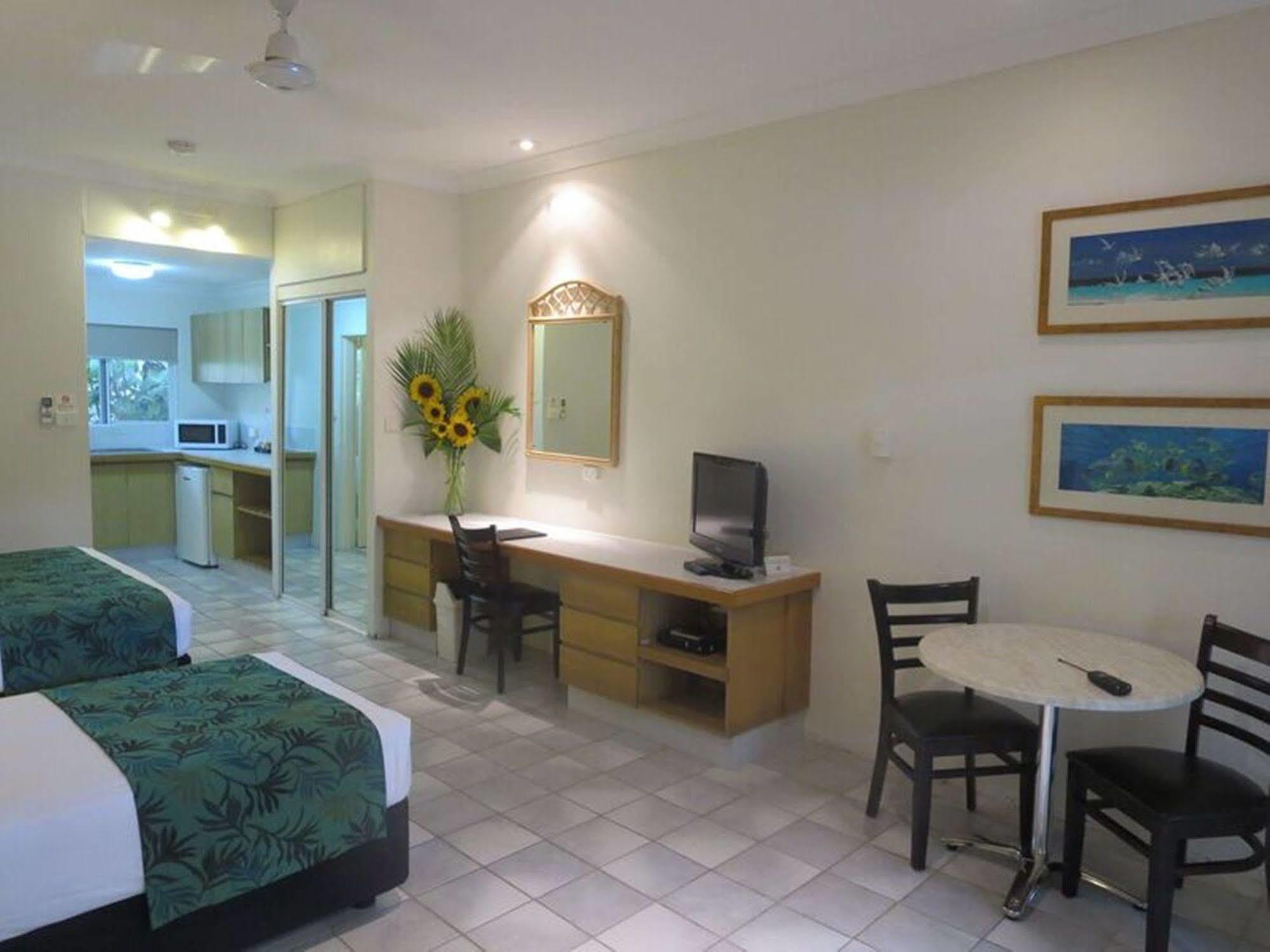 Lazy Lizard Motor Inn Port Douglas Exterior foto
